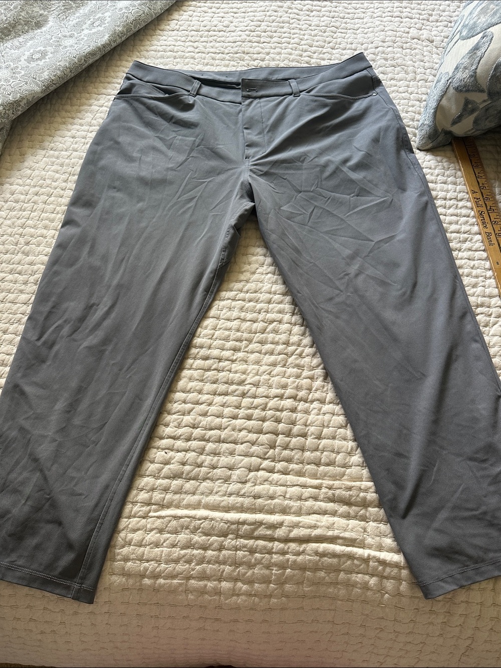 Lululemom Men’s Gray ABC Trouser Pants 38 x 25 *shorter length